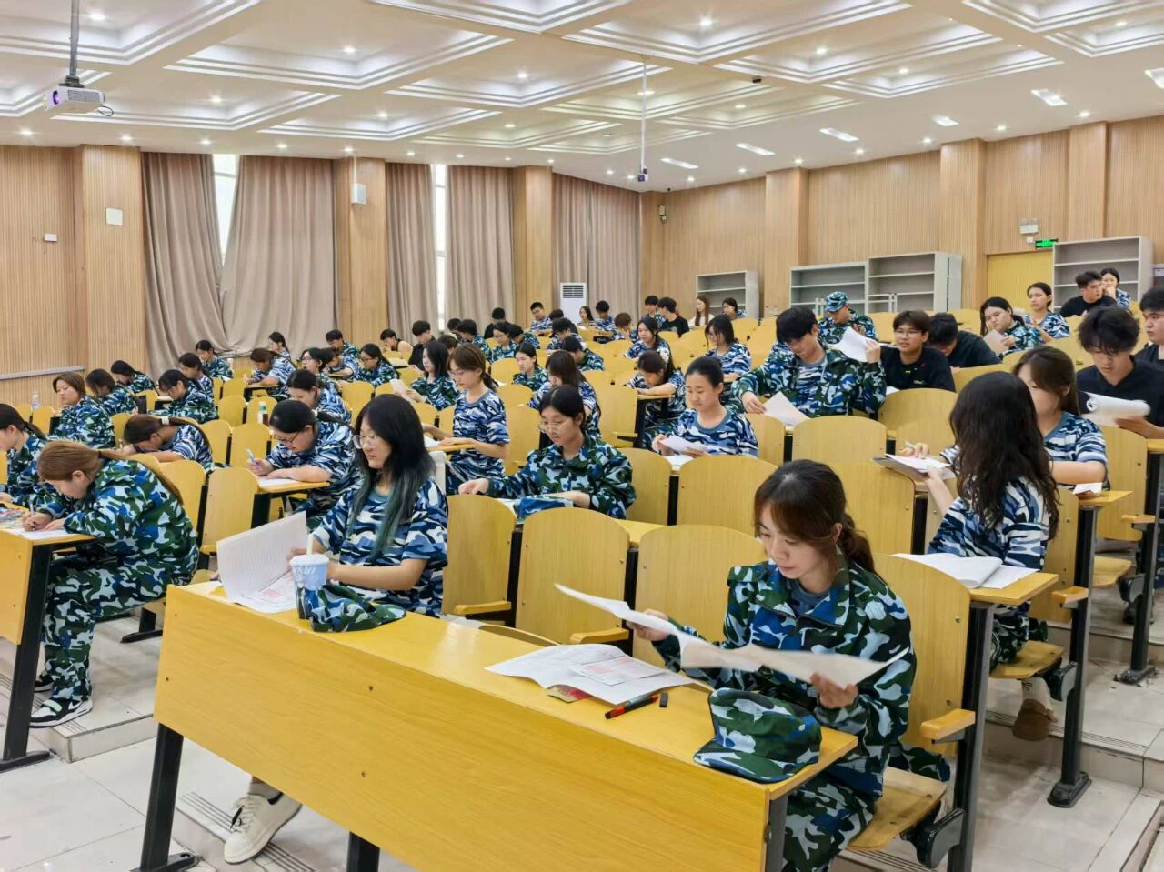 英国上市公司365