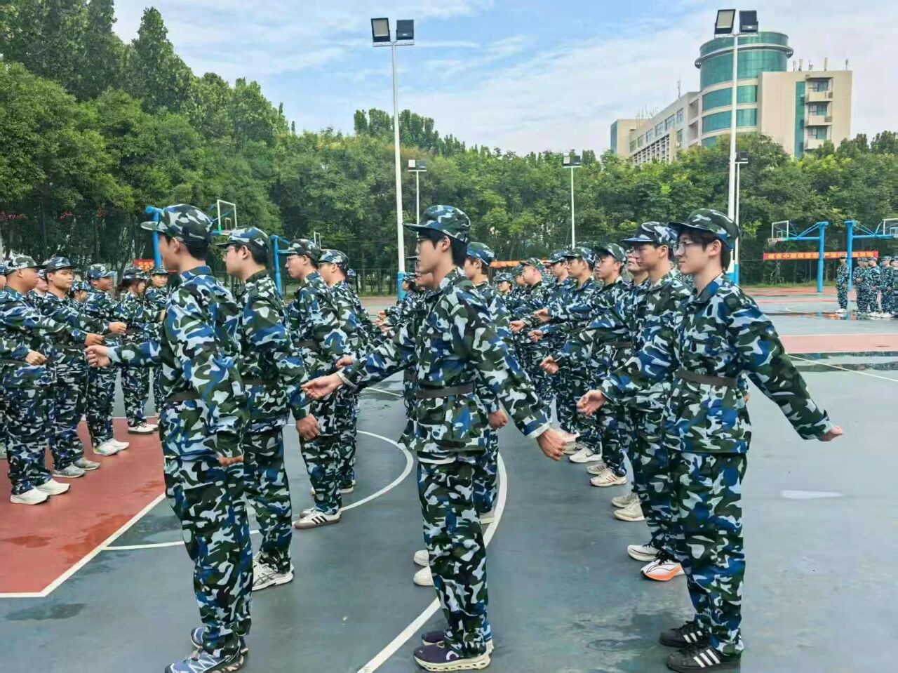 英国上市公司365