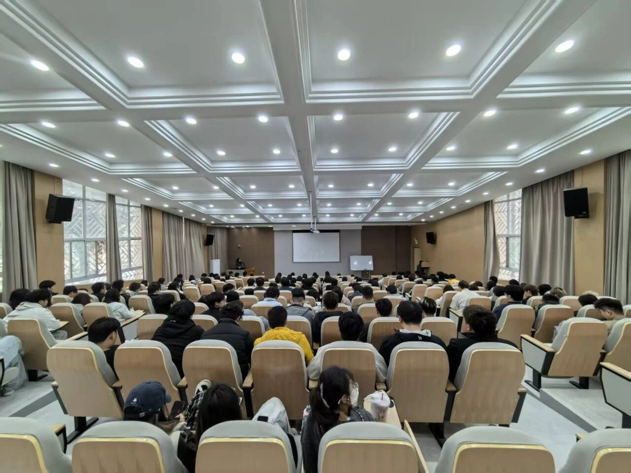 英国上市公司365