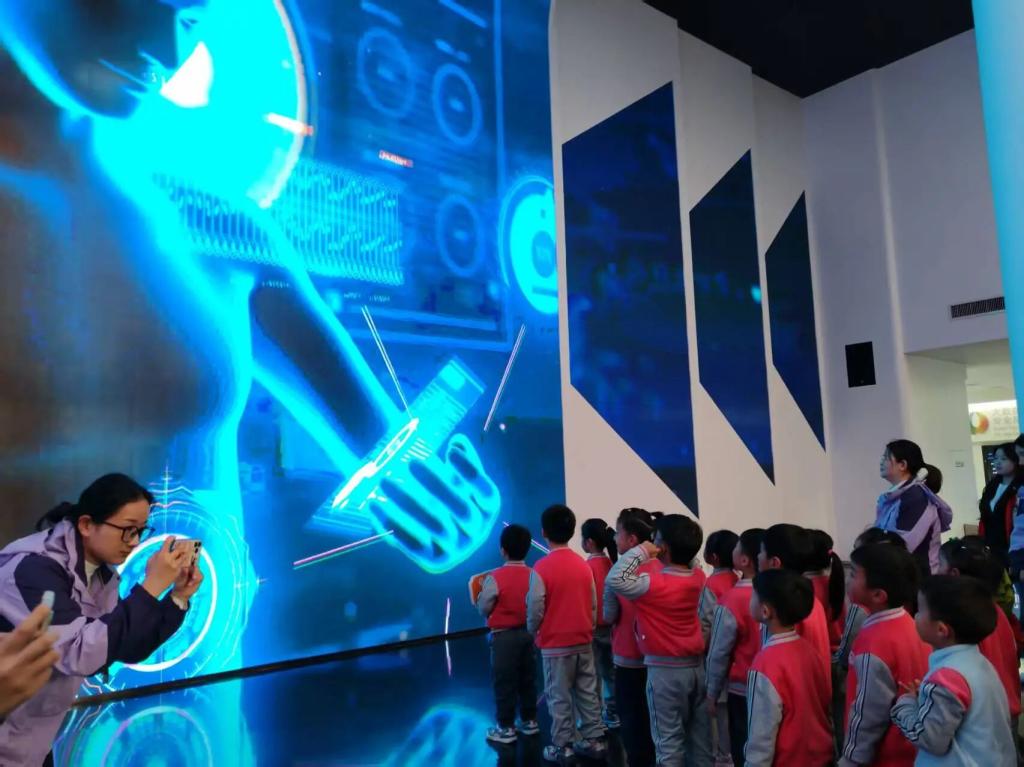 英国上市公司365