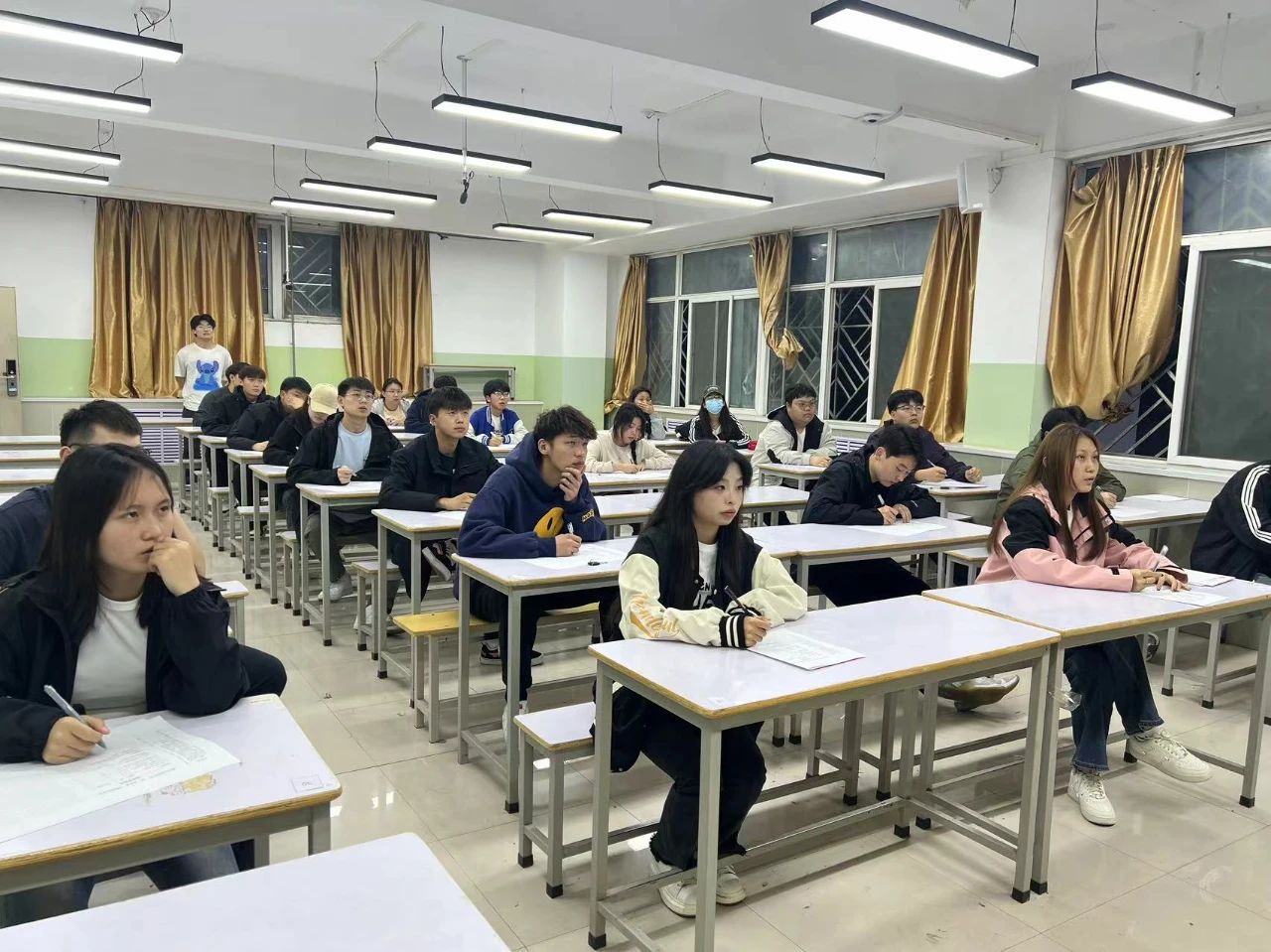 英国上市公司365