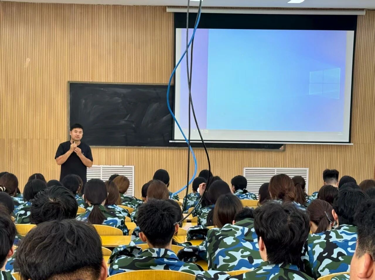 英国上市公司365