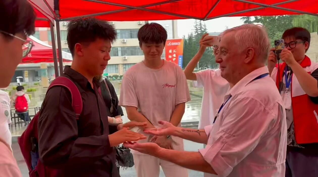 英国上市公司365